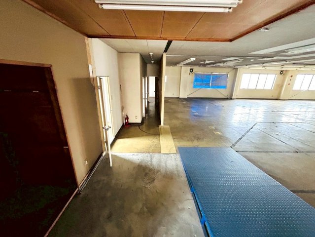 西一色町 貸工場の内装
