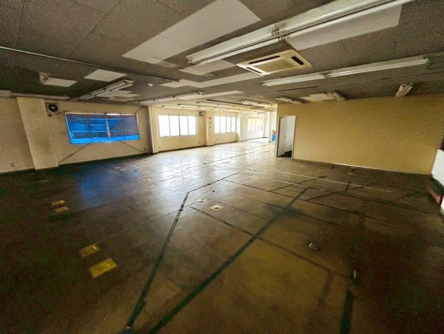 西一色町 貸工場の内装