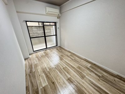 【居間・リビング】 | ホリックⅠ | こちらの居間で趣味の時間をお楽しみください