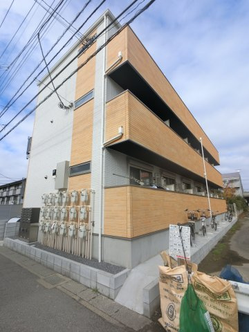 R-FIFTEEN の外観