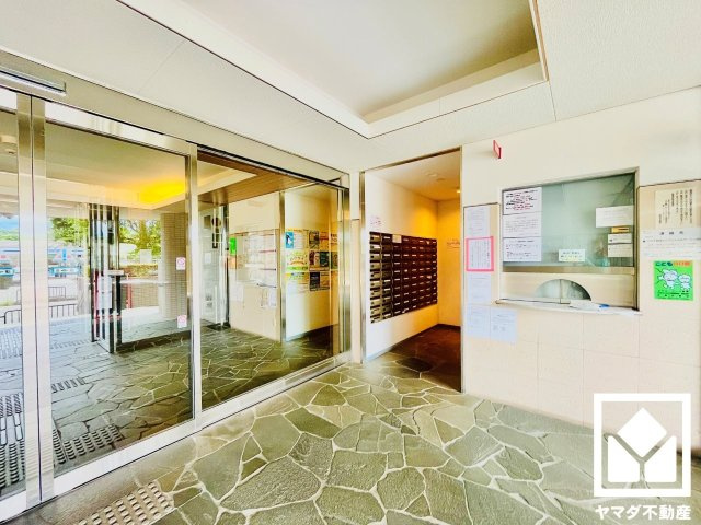 ルネス・ピース醍醐のエントランス