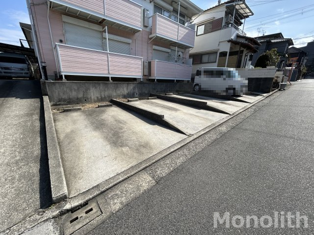 コーポ藤原の駐車場