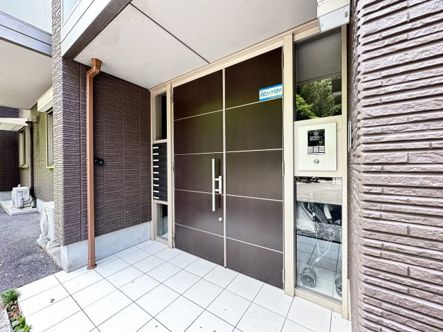 ベレオ東久万のエントランス