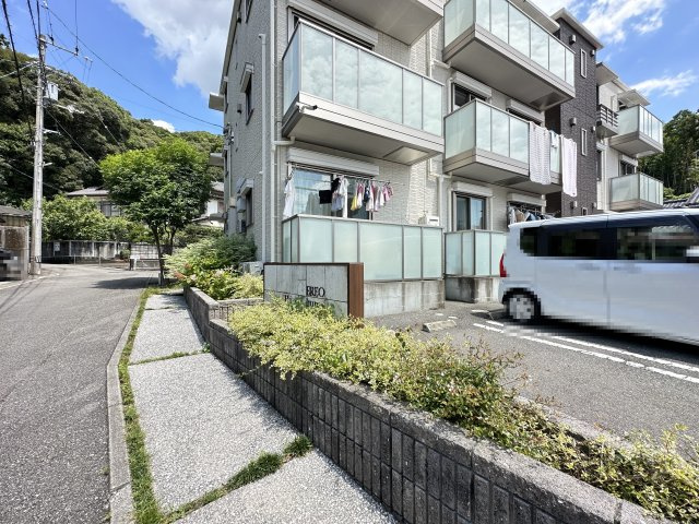 ベレオ東久万のエントランス