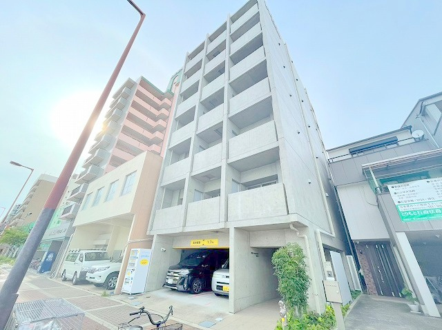 Ritz SQUARE Qbeの外観