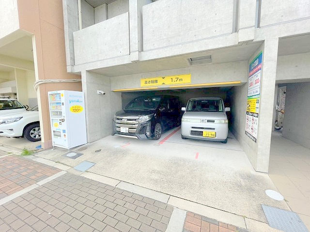 Ritz SQUARE Qbeの駐車場