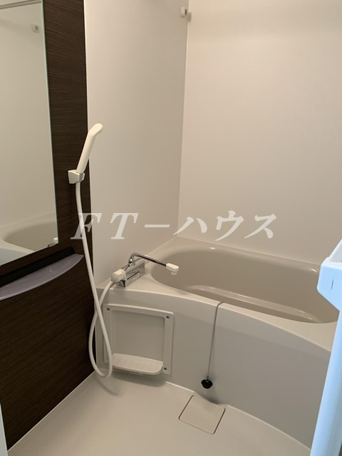 ルミエール幕張本郷の浴室