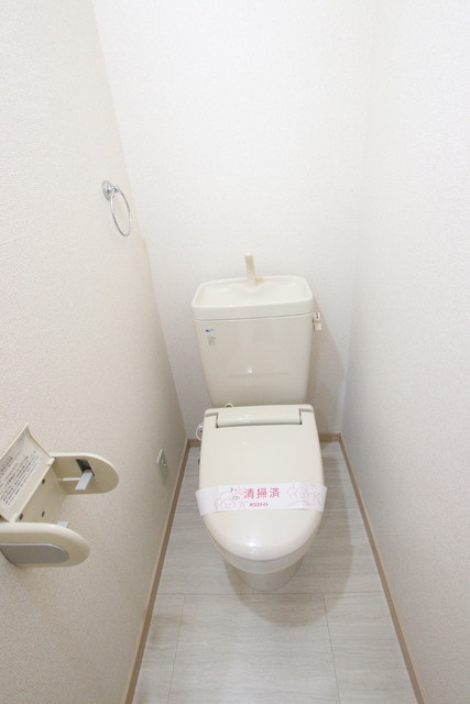 身支度に便利なシャワー付洗面台です