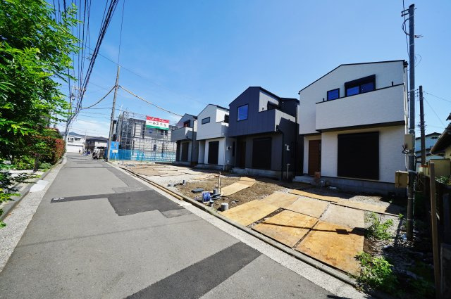 【横浜市保土ケ谷区常盤台69-8全4棟新築戸建て】★仲介手数料無料★（常盤台小学校・保土ケ谷中学校）の前面道路含む現地写真