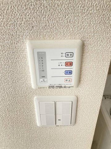 レオネクストＷＥＳＴ　ＳＩＤＥの浴室|浴室乾燥機