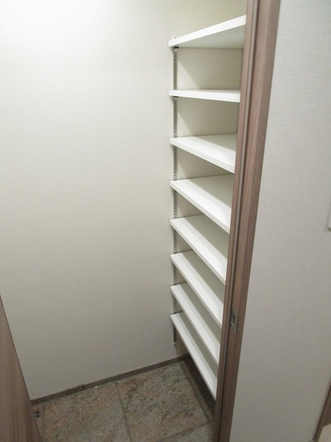 アトラス秋葉原アロマコートの玄関|★シューズＢＯＸ★