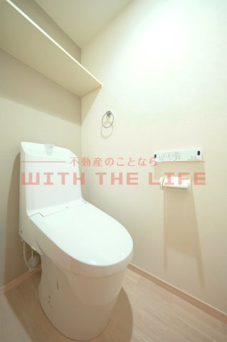 destino東町【10.000円キャッシュバック対象物件】のトイレ|落ち着いたトイレです