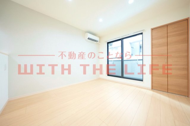 destino東町【10.000円キャッシュバック対象物件】の洋室|広々とした洋室です