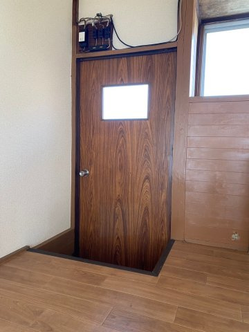 緑川戸建てのその他|勝手口♪