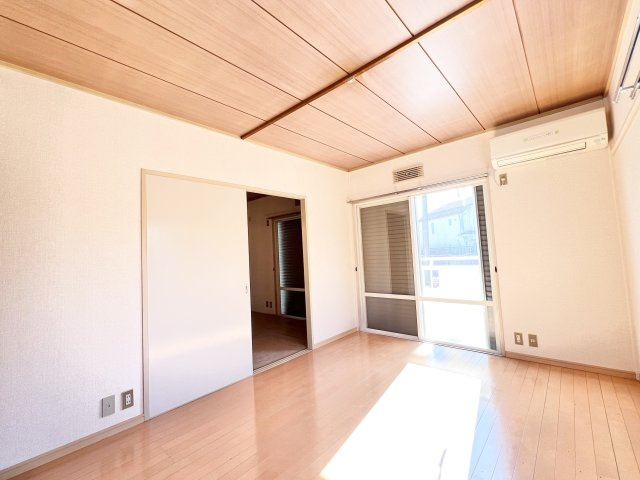 ウエストハイツⅡの居間・リビング