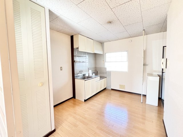 ウエストハイツⅡの居間・リビング