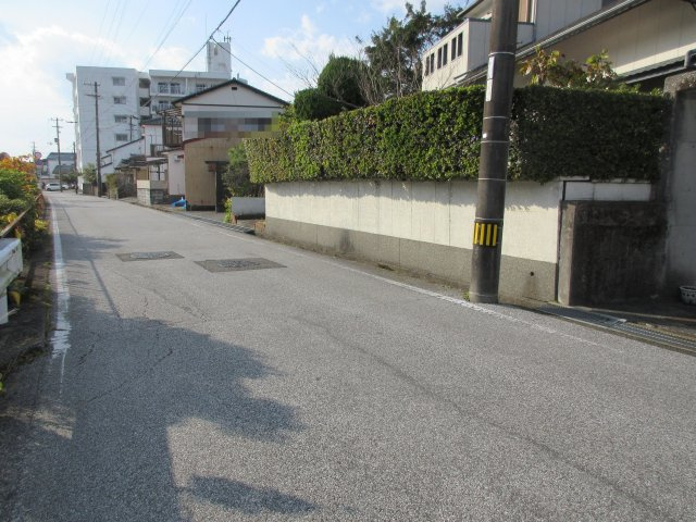 高須新町　中古戸建の前面道路含む現地写真