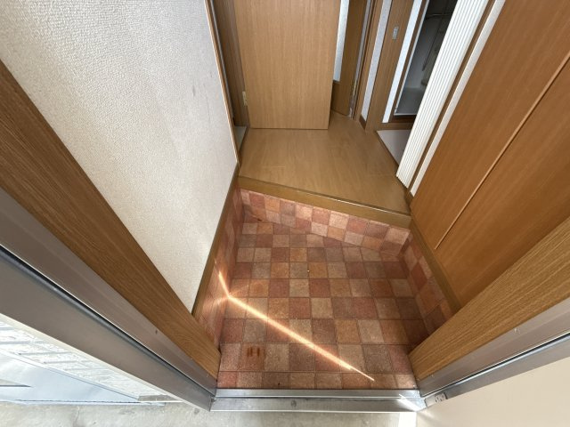 プラードアロージョの玄関
