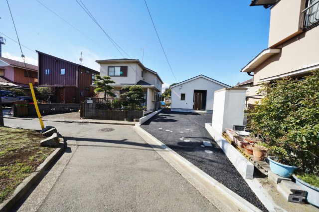 【横浜市保土ケ谷区川島町1305-4新築戸建て】★仲介手数料無料★（川島小学校・西谷中学校）の前面道路含む現地写真