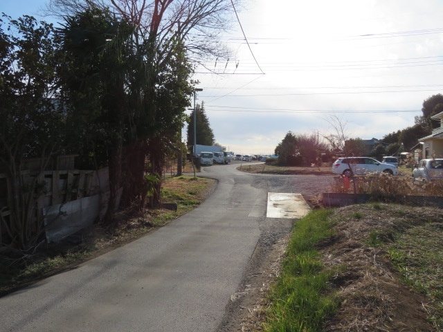 蓮田市大字井沼の倉庫の周辺