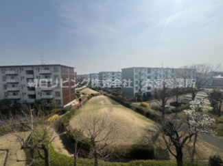 【展望】 | 4階部分につき陽当り・通風・眺望良好です。緑豊かな敷地内もご覧いただけます