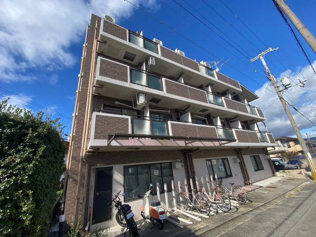 スプリング逆瀬川の外観|外観は落ち着いています