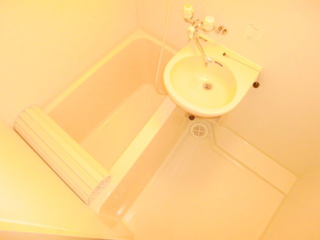 スプリング逆瀬川の浴室|コンパクトで使いやすいお風呂です