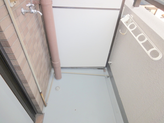 スプリング逆瀬川のバルコニー