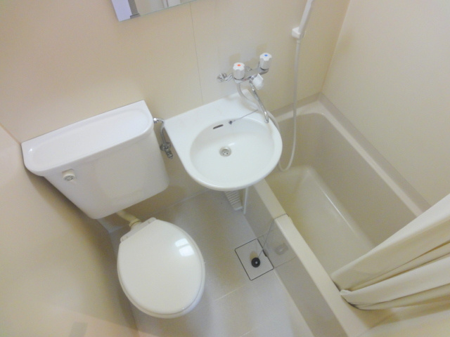 スプリング逆瀬川の浴室|コンパクトで使いやすいお風呂です