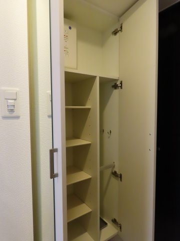 大阪市西淀川区千舟１丁目の賃貸マンションの収納