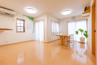 【居間・リビング】 | 泉佐野市下瓦屋2丁目