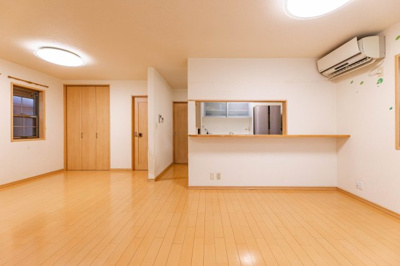 【居間・リビング】 | 泉佐野市下瓦屋2丁目