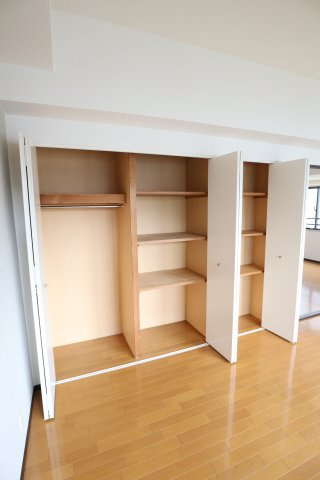 大阪市城東区今福東２丁目の賃貸マンションの収納