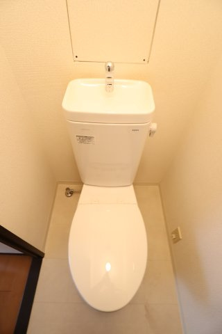 大阪市城東区今福東２丁目の賃貸マンションのトイレ
