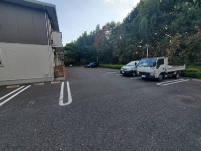 【駐車場】 | ヒルサイドⅡ | 駐車場完備です