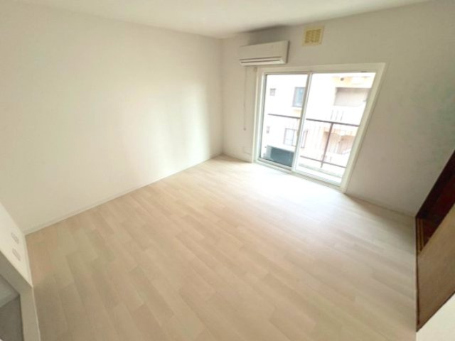 ハイツ平沼の居間・リビング