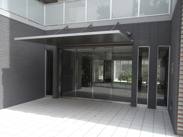 アーバネックス神戸六甲のエントランス