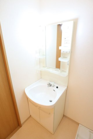 大阪市都島区都島南通１丁目の賃貸マンションの洗面所