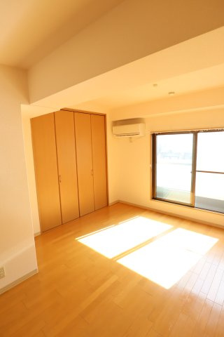 大阪市都島区都島南通１丁目の賃貸マンションの寝室