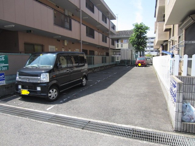 【駐車場】