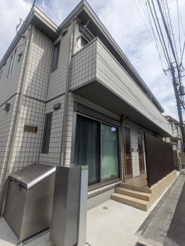 M&Kハイム羽根木のエントランス