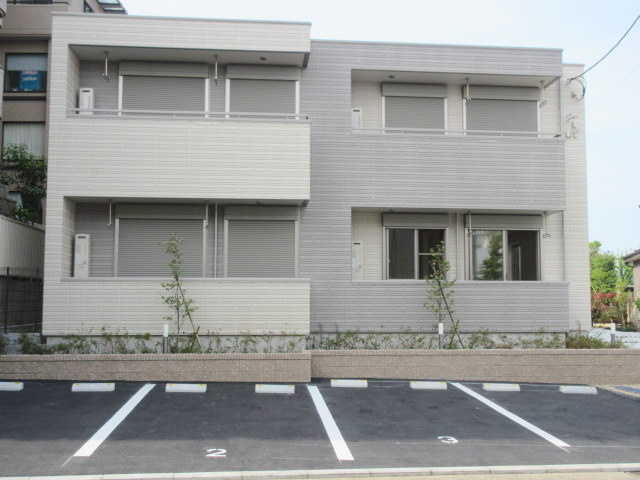 唐沢２５番館の駐車場|敷地内駐車場