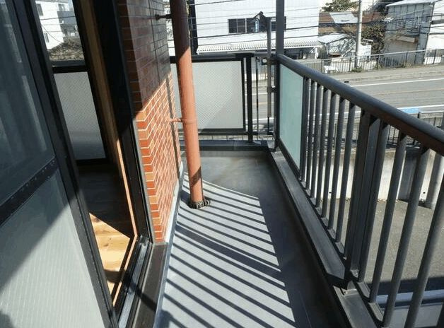 グリーンセピアのバルコニー