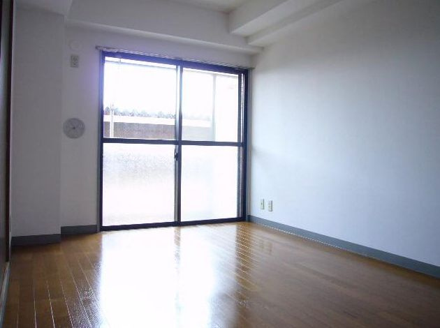 グリーンセピアの洋室