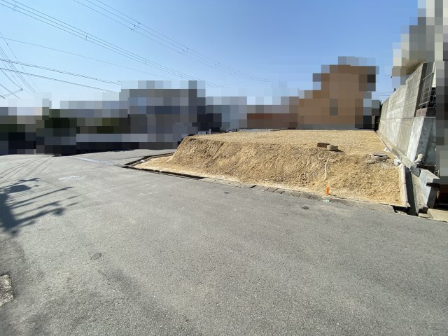 明石市松が丘五丁目　売土地　１号地の前面道路含む現地写真