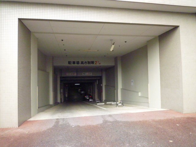 【駐車場】 | グランデュール鴨川Ⅱ番館