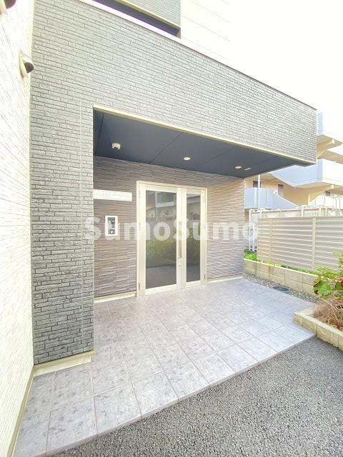 ワコーレヴィータ東園田のエントランス