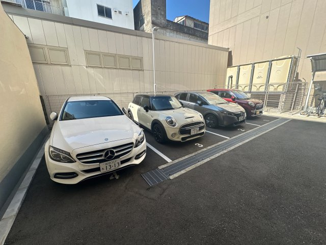 ル・シエル呉服町の駐車場