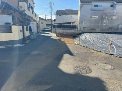 【前面道路含む現地写真】 | 幸町５丁目土地 | 前面道路は位置指定道路4.0ｍとなります。対象地の前面に転回部があり駐車しやすくなっております。