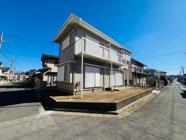 泉台２丁目　中古戸建の前面道路含む現地写真